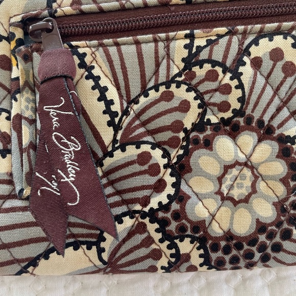 Vera Bradley Y2K Floral Brown and Gray Quilted Women's Wallet Wristlet. - Picture 1 of 3